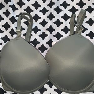 Victoria’s Secret Olive Push Up Bra. 32DD